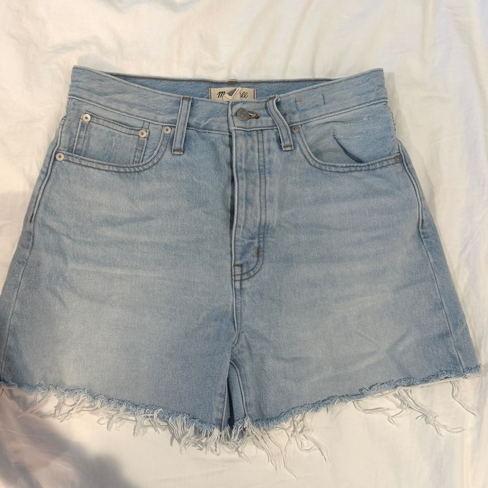 Madewell The Momjean Short – Light Wash – Size 27